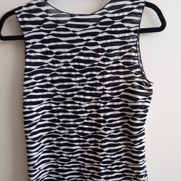 Kenneth Cole New York size M black&white sheer top - Picture 4 of 4